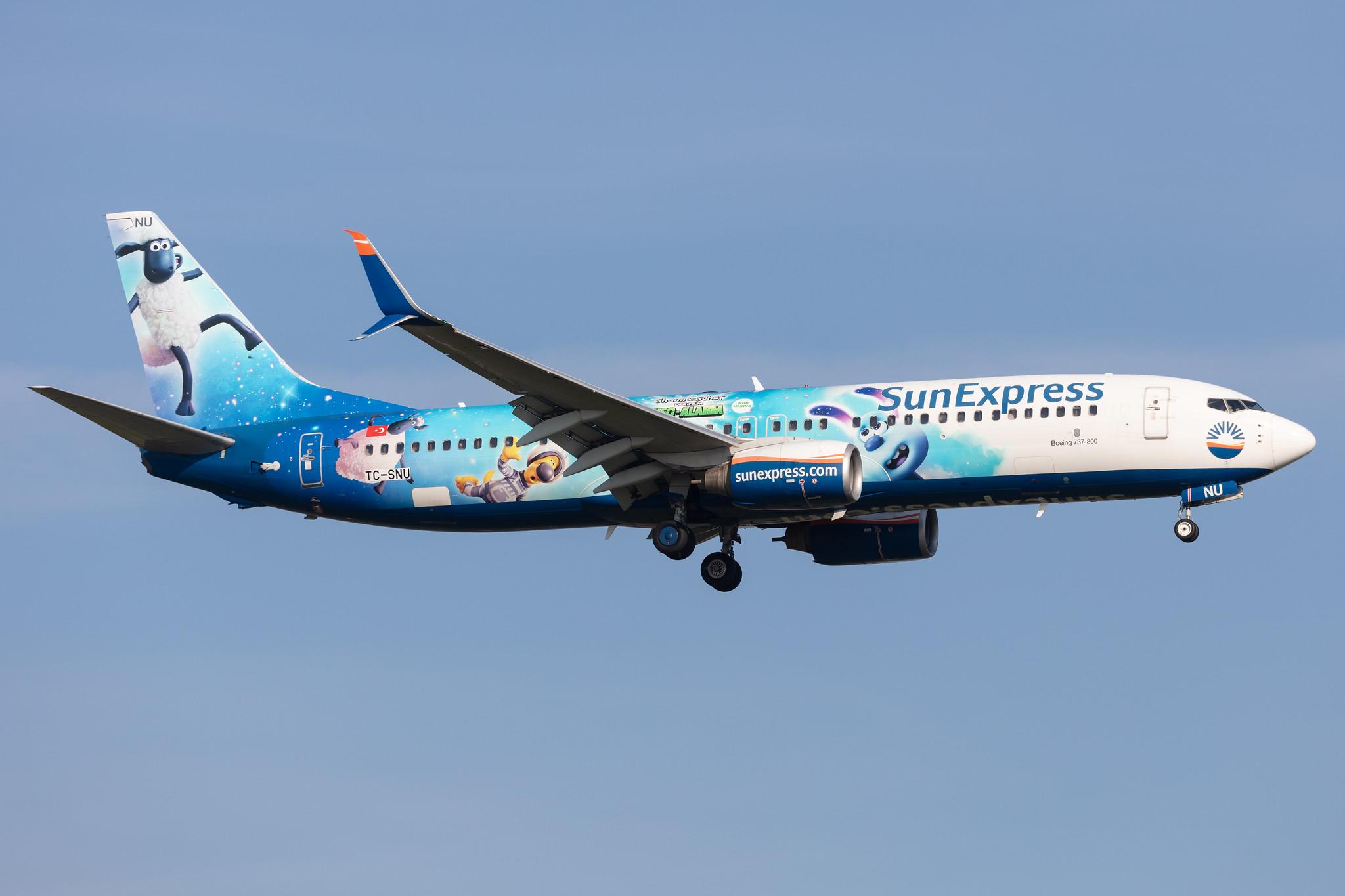 Amsterdam Schiphol: SunExpress (XQ / SXS) |  Livery: Shaun das Schaf - UFO-Alarm Livery |  Boeing 737-8HC B738 | TC-SNU | MSN 40756