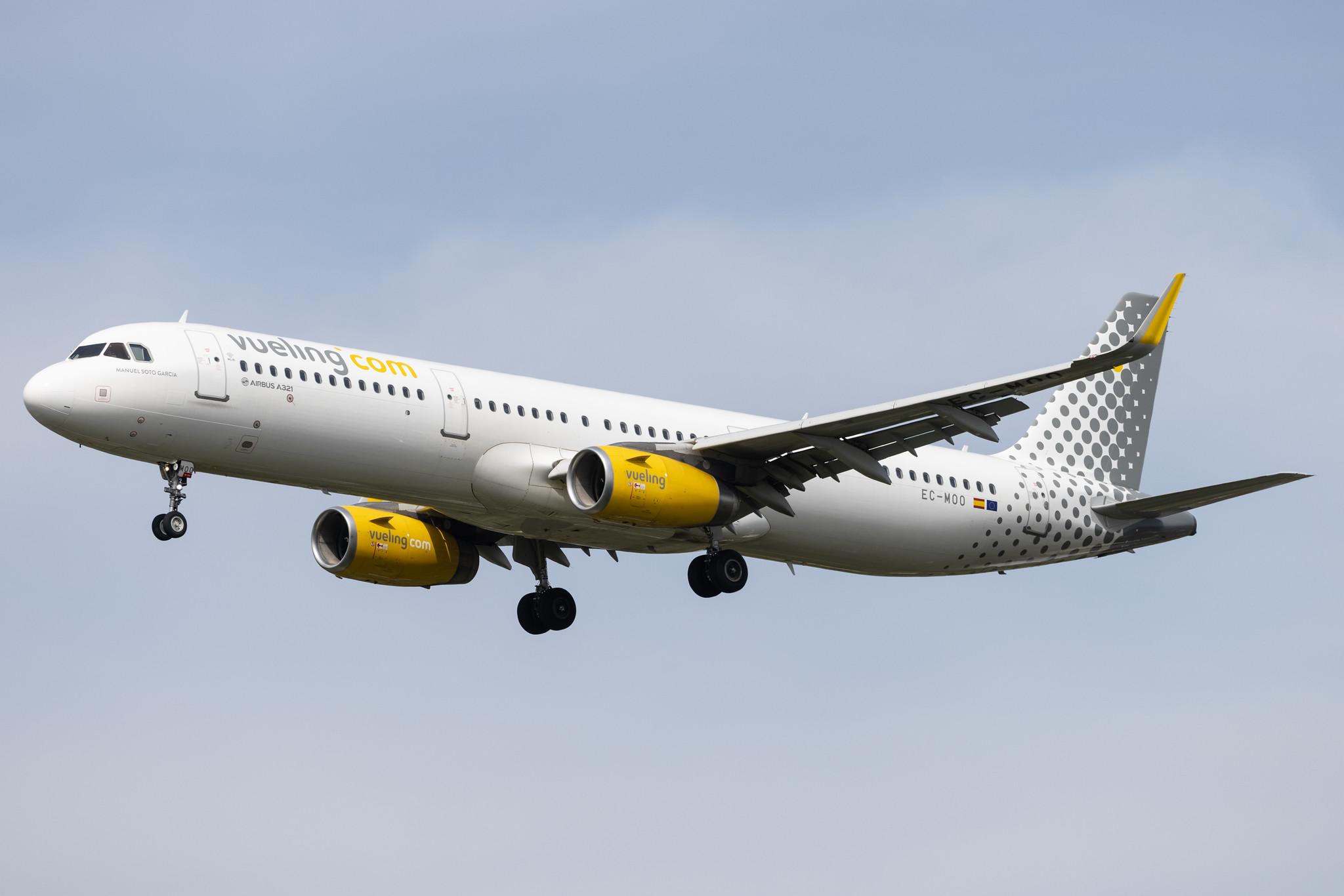 Hamburg Airport: Vueling (VY / VLG) |  Airbus A321-231 A321 | EC-MOO | MSN 07471