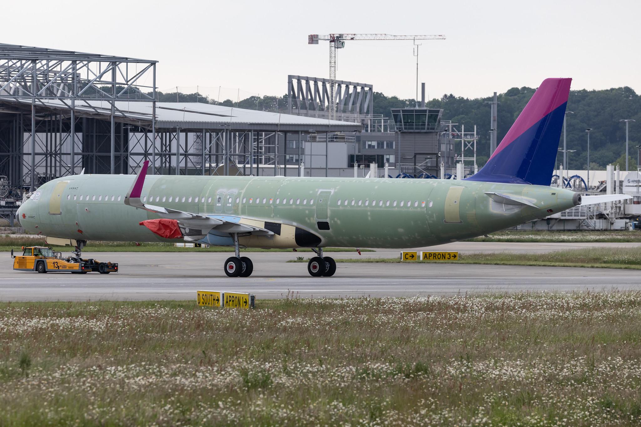 Hamburg Finkenwerder: Wizz Air (W6 / WZZ) |  Airbus A321-271NX A21N | D- | MSN 10907