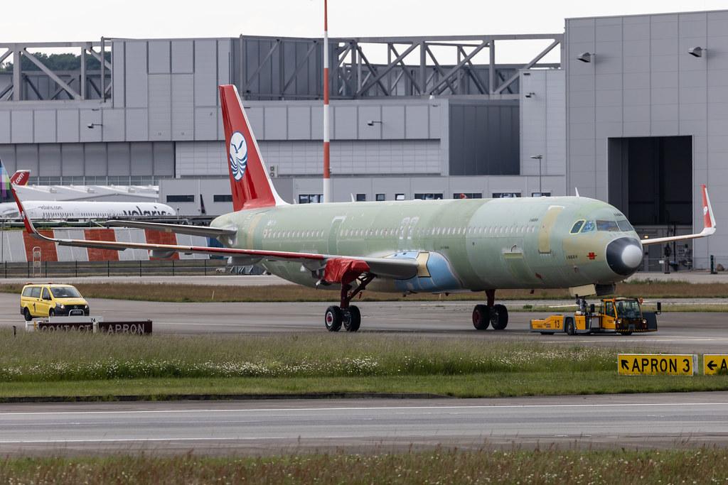 Hamburg Finkenwerder: Sichuan Airlines (3U / CSC) |  Airbus A321-271NX A21N | D- | MSN 10880