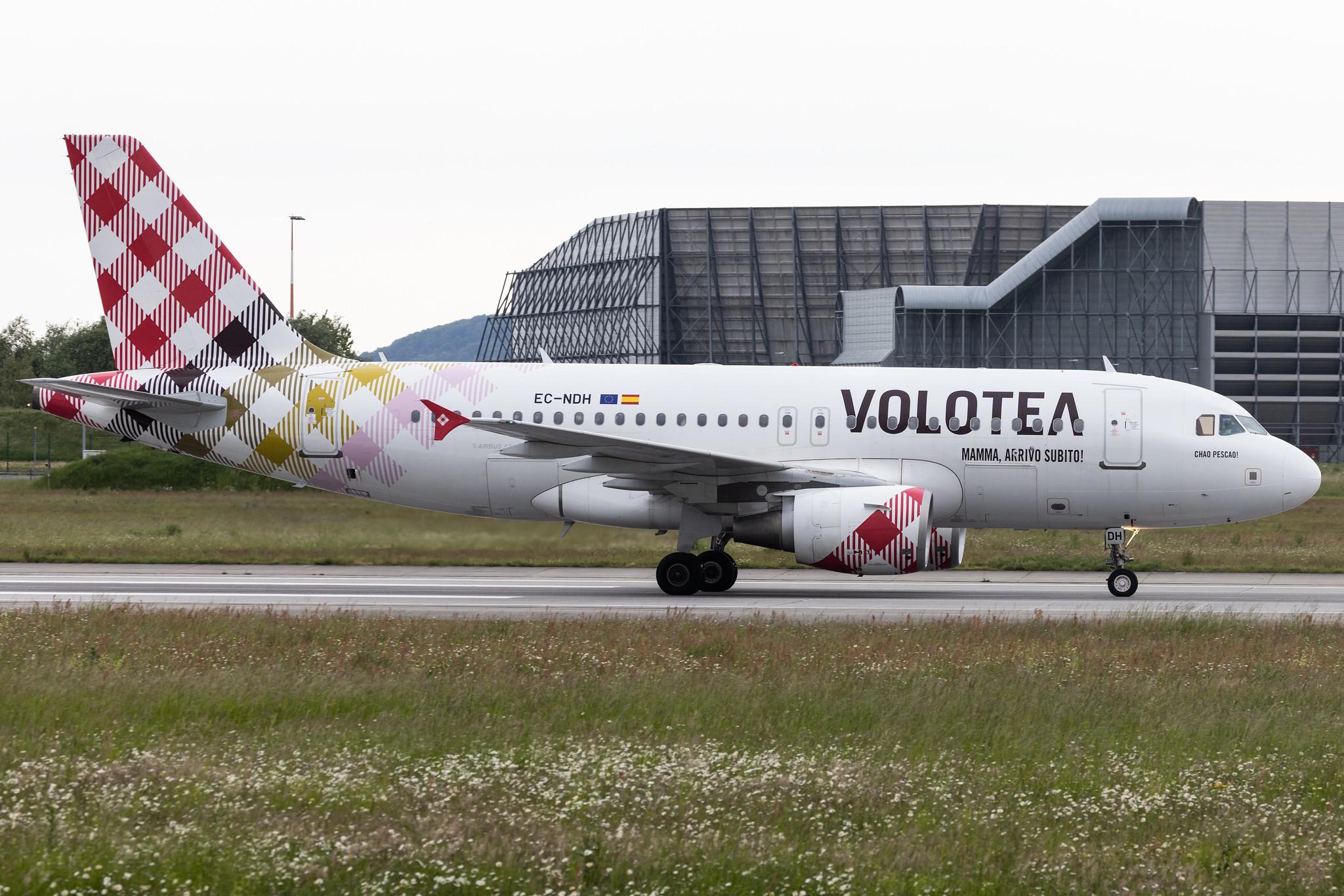 Hamburg Finkenwerder: Volotea (V7 / VOE) |  Airbus A319-111 A319 | EC-NDH | MSN 03403