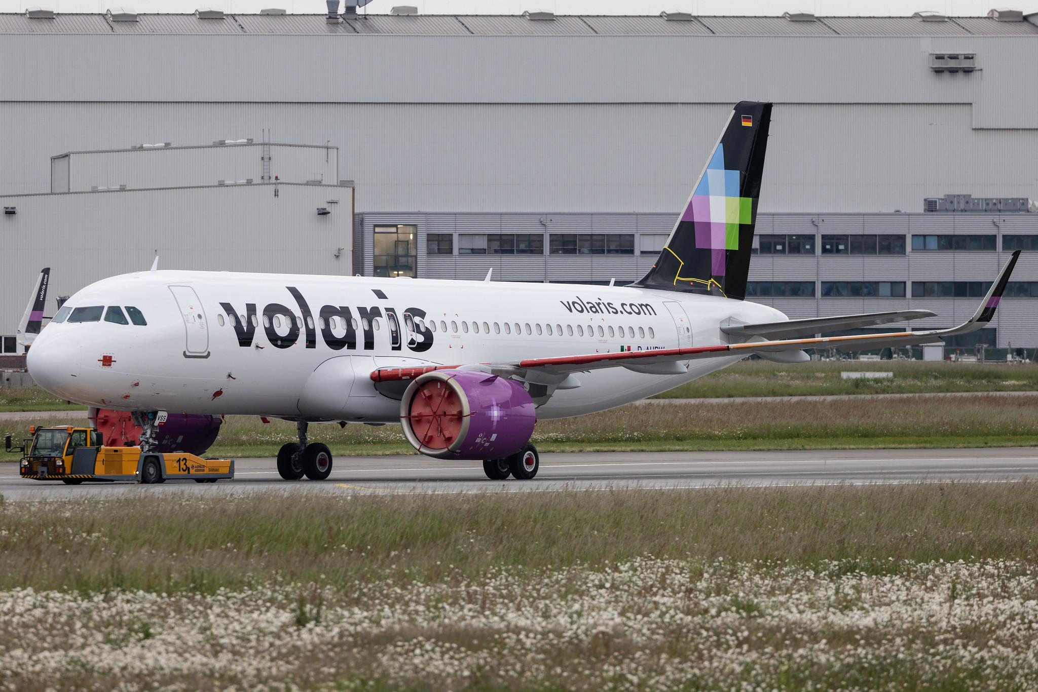 Hamburg Finkenwerder: Volaris (Y4 / VOI) |  Airbus A320-271N A20N | D-AUBW (XA-VSS) | MSN 10873