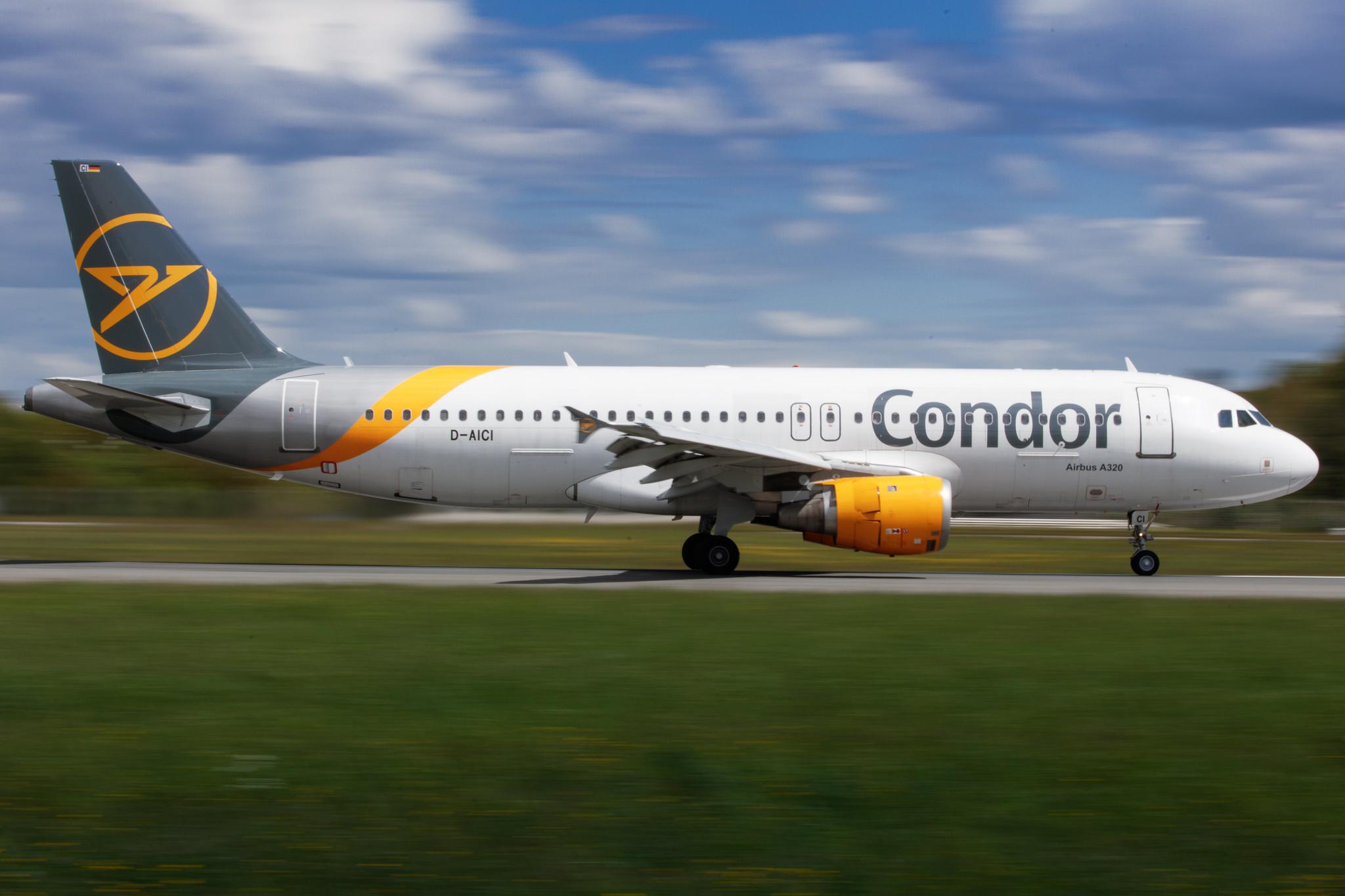 Hamburg Airport: Condor (DE / CFG) |  Airbus A320-212 A320 | D-AICI | MSN 1381