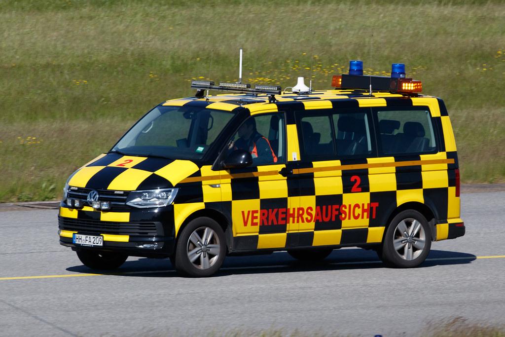 Hamburg Airport: Verkehrsaufsicht 2 / Follow Me