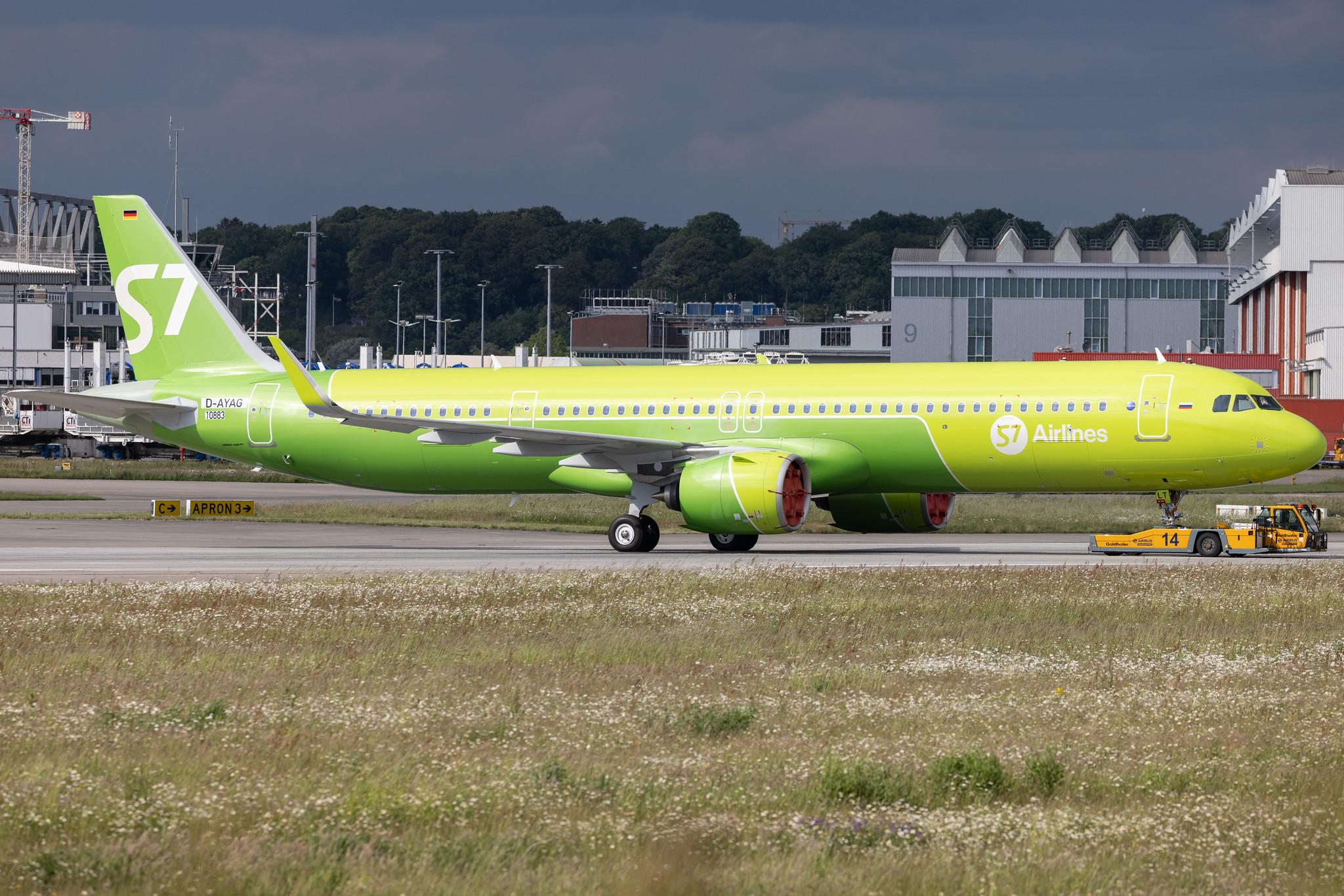 Hamburg Finkenwerder: S7 - Siberia Airlines (S7 / SBI) |  Airbus A321-271NX A21N | D-AYAG | MSN 10883