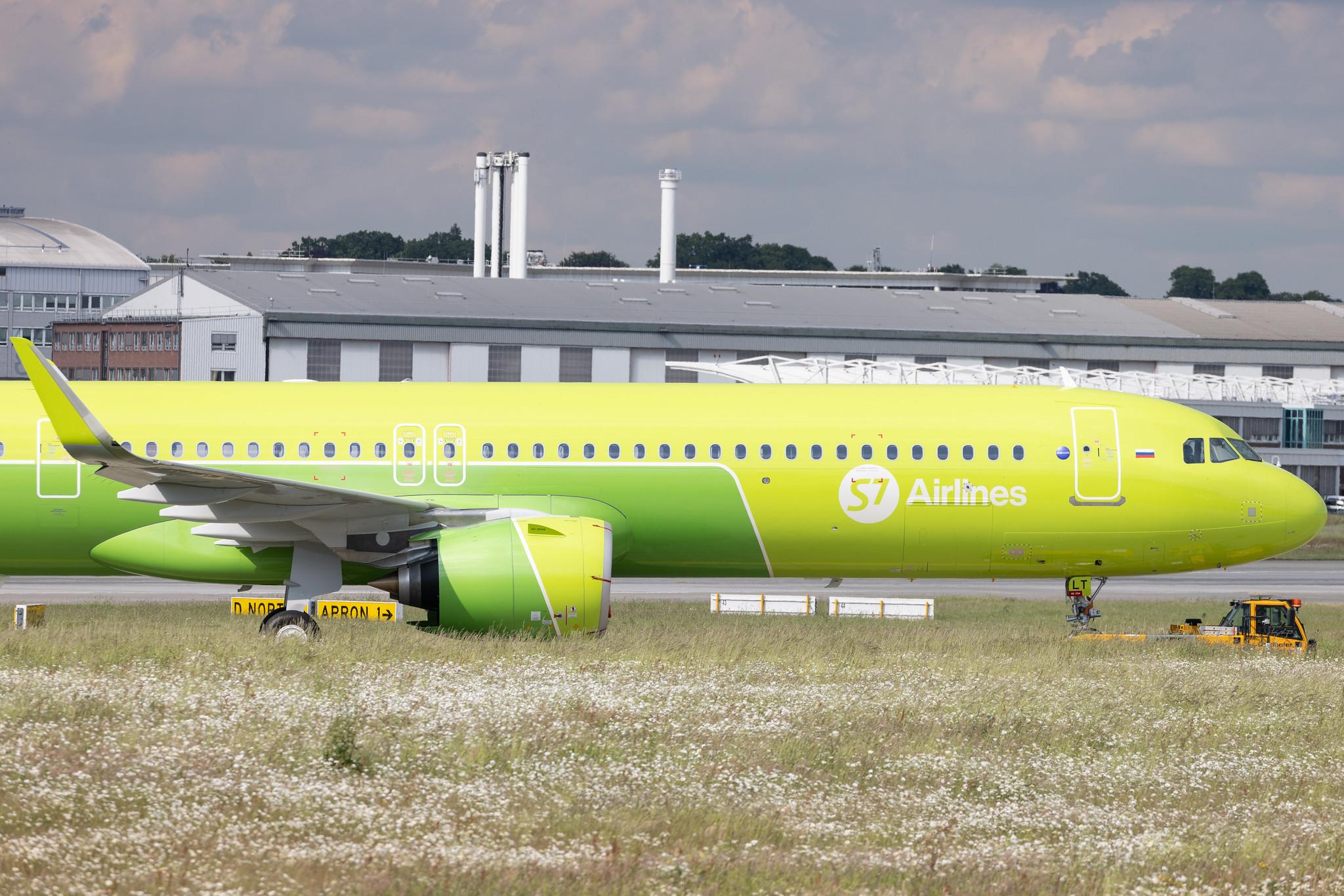 Hamburg Finkenwerder: S7 - Siberia Airlines (S7 / SBI) |  Airbus A321-271NX A21N | D-AYAG | MSN 10883