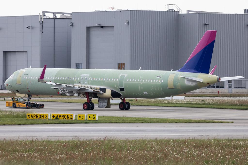 Hamburg Finkenwerder: Wizz Air (W6 / WZZ) |  Airbus A321-271NX A21N | D- | MSN 10995