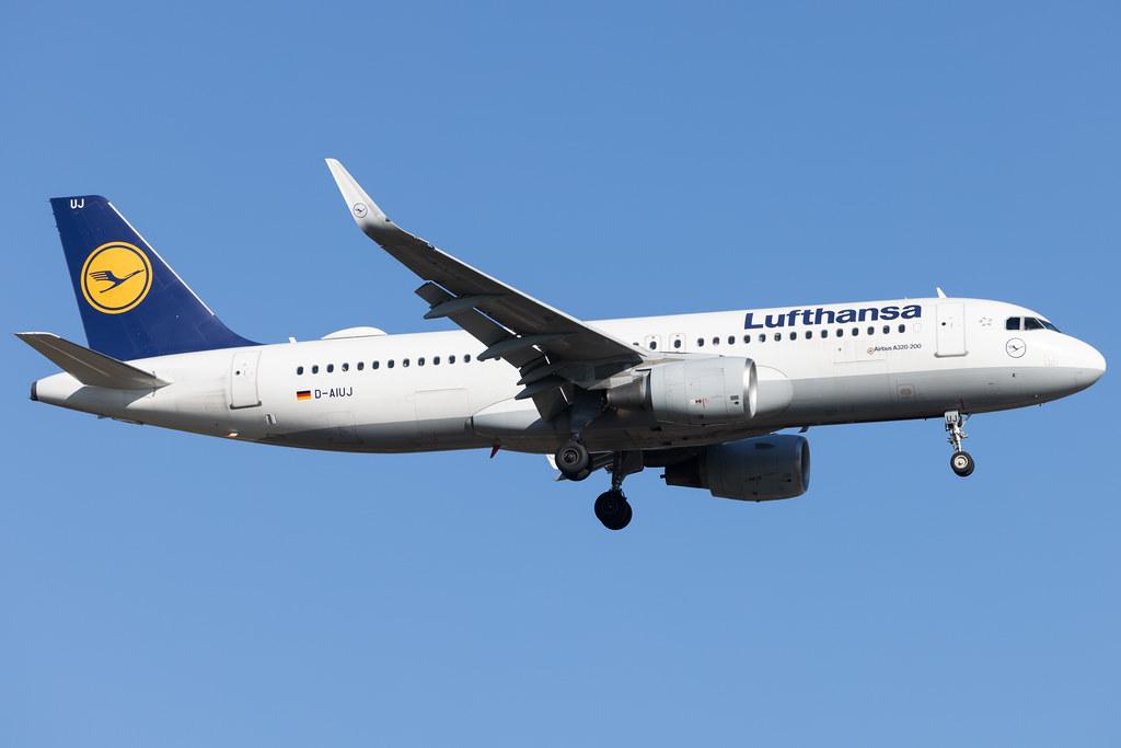 Hamburg Airport: Lufthansa (LH / DLH) |  Airbus A320-214 A320 | D-AIUJ | MSN 6301