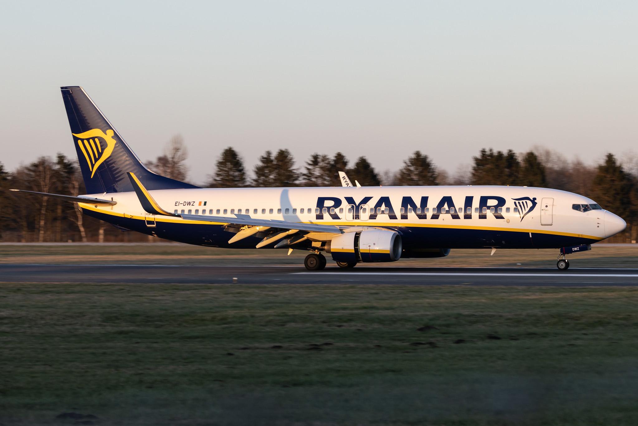 Hamburg Airport: Ryanair (FR / RYR) |  Boeing 737-8AS B738 | EI-DWZ | MSN 33628