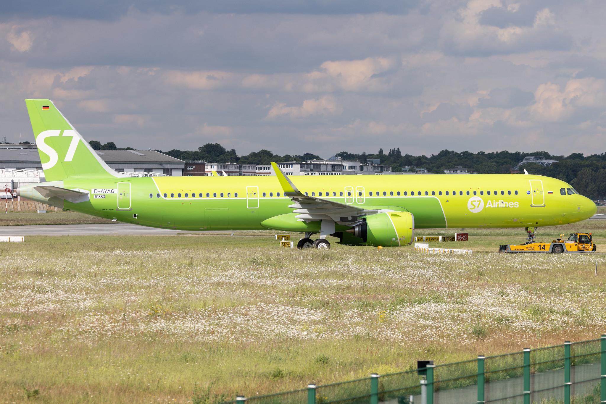 Hamburg Finkenwerder: S7 - Siberia Airlines (S7 / SBI) |  Airbus A321-271NX A21N | D-AYAG | MSN 10883