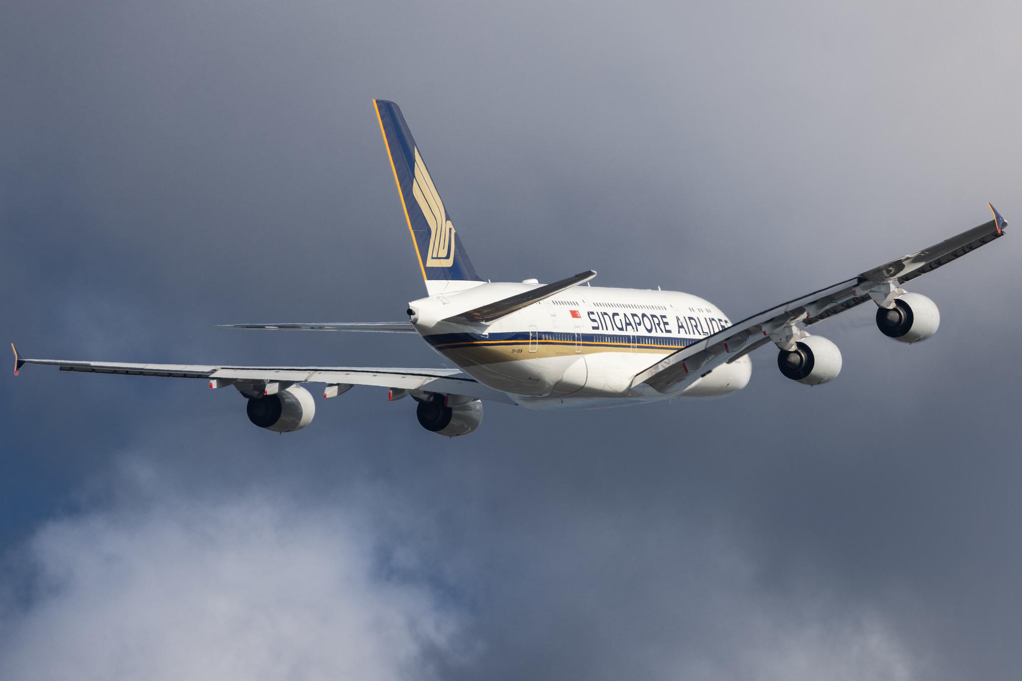 London Heathrow: Singapore Airlines (SQ / SIA) |  Airbus A380-841 A388 | 9V-SKW | MSN 251