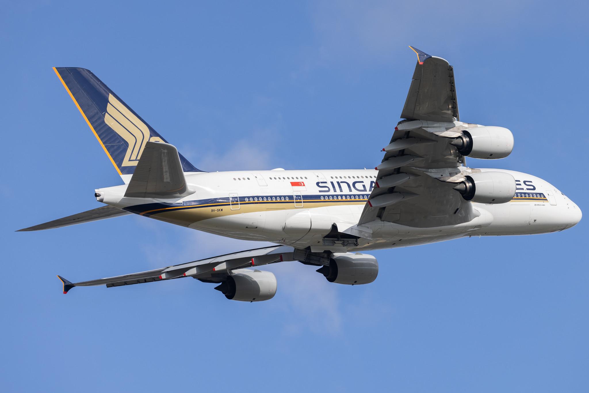 London Heathrow: Singapore Airlines (SQ / SIA) |  Airbus A380-841 A388 | 9V-SKW | MSN 251