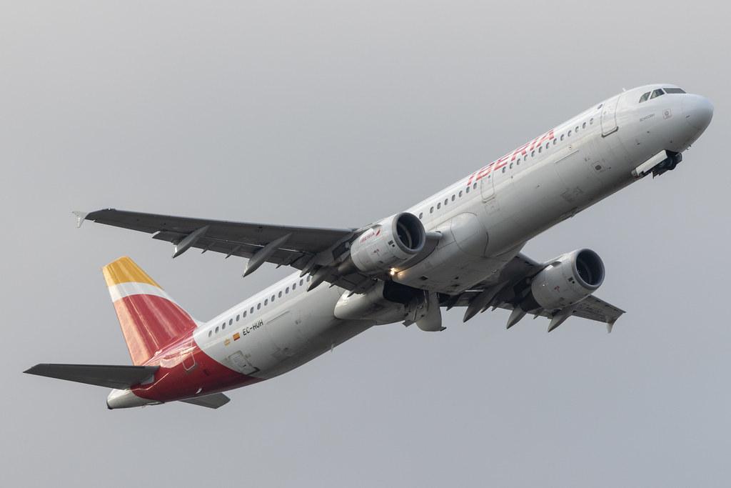 London Heathrow: Iberia (IB / IBE) |  Airbus A321-212 A321 | EC-HUH | MSN 1021