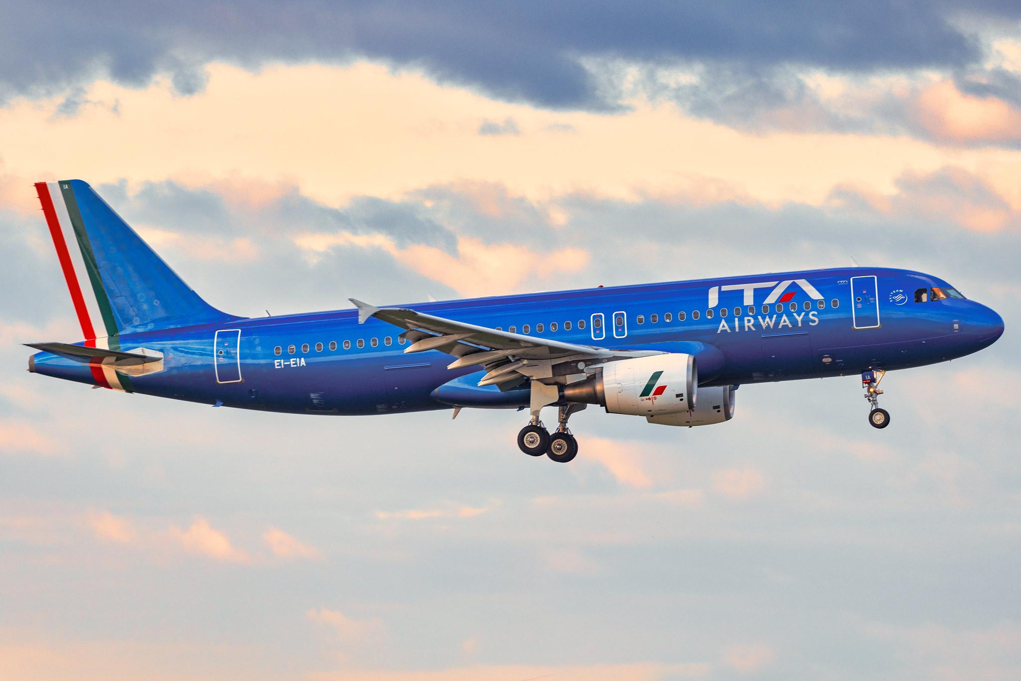 London Heathrow: ITA Airways (AZ / ITY) | Operator: Italia Trasporto Aereo |  Airbus A320-216 A320 | EI-EIA | MSN 04195