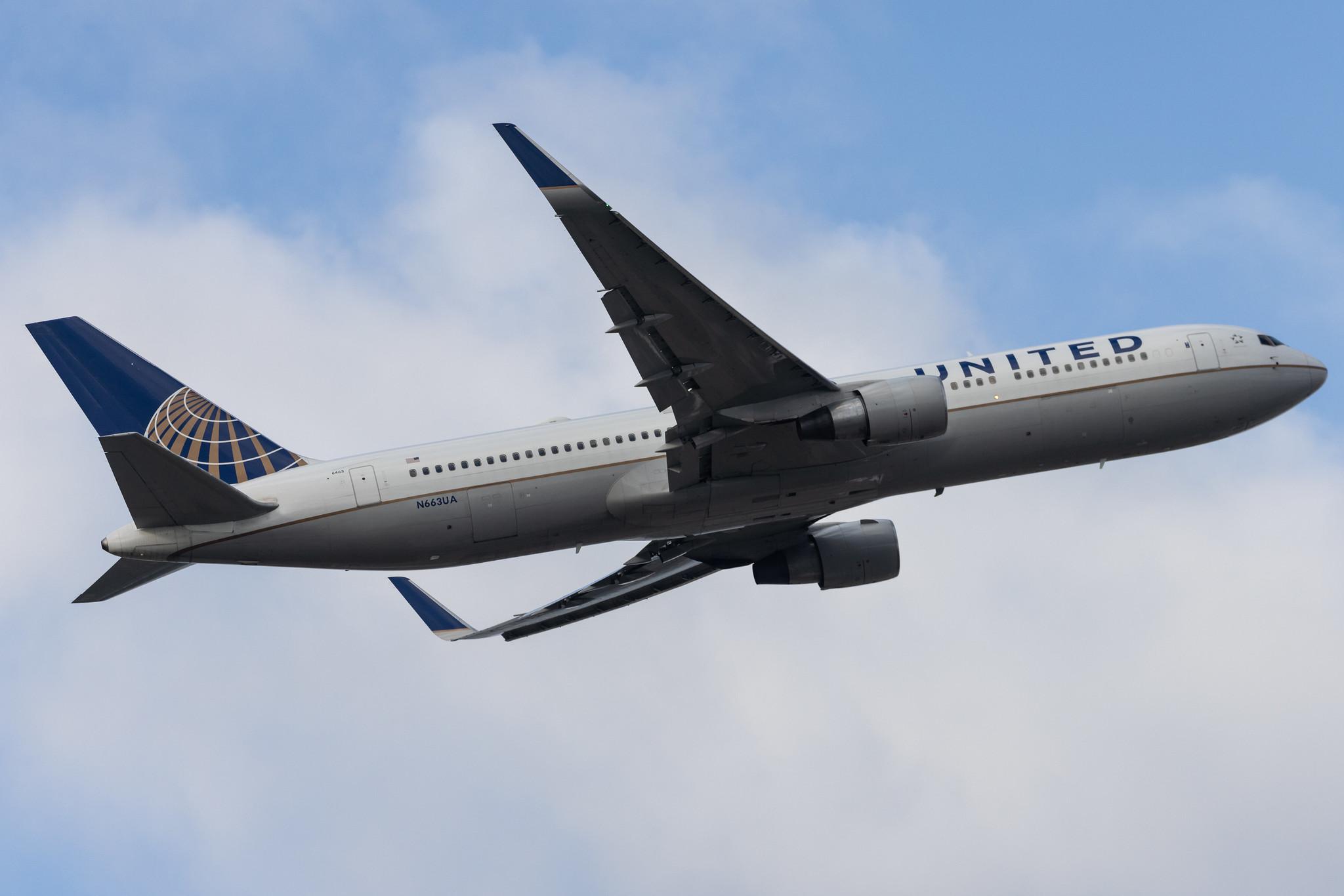 London Heathrow: United Airlines (UA / UAL) |  Boeing 767-322(ER) B763 | N663UA | MSN 27160