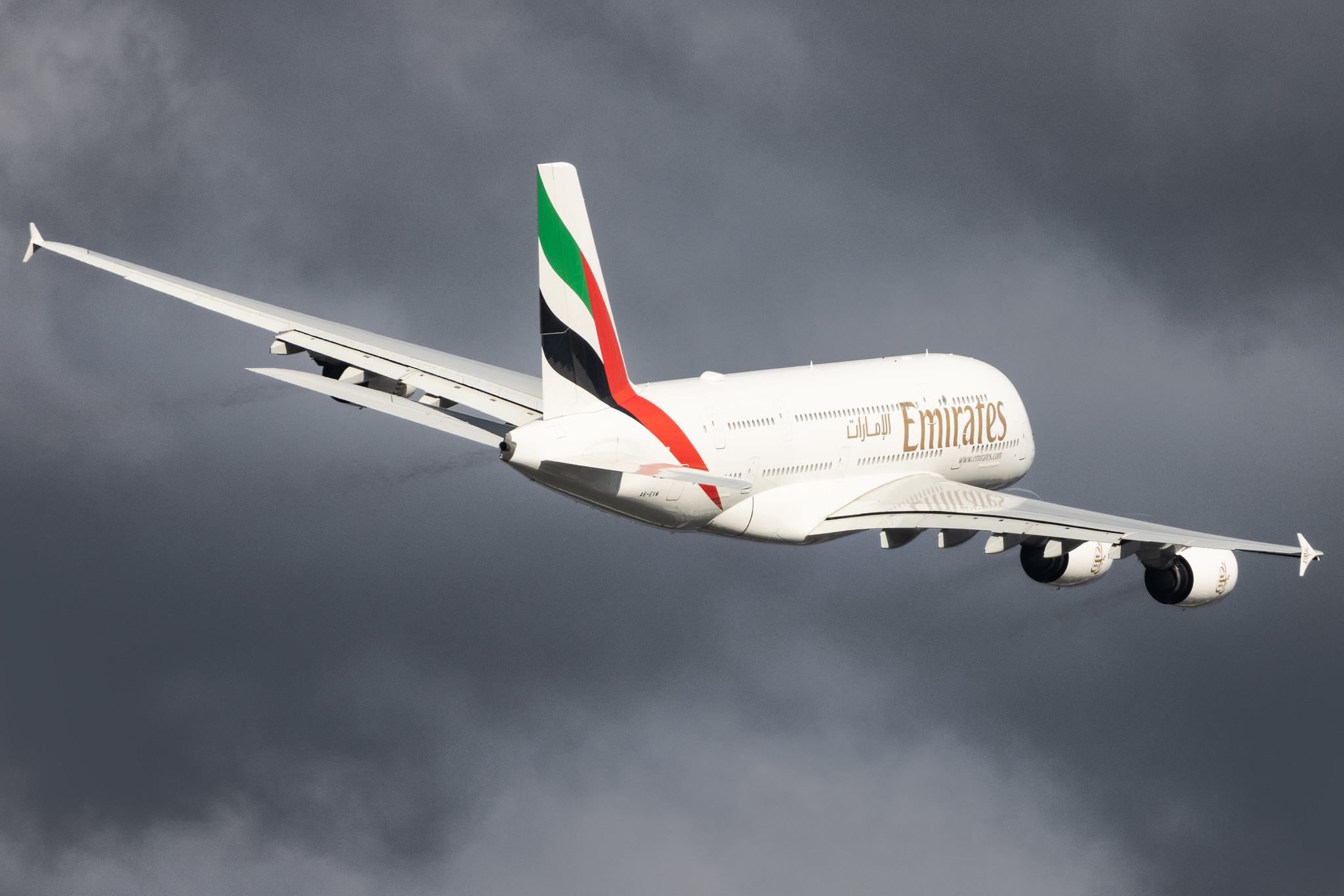 London Heathrow: Emirates (EK / UAE) |  Airbus A380-842 A388 | A6-EVM | MSN 264