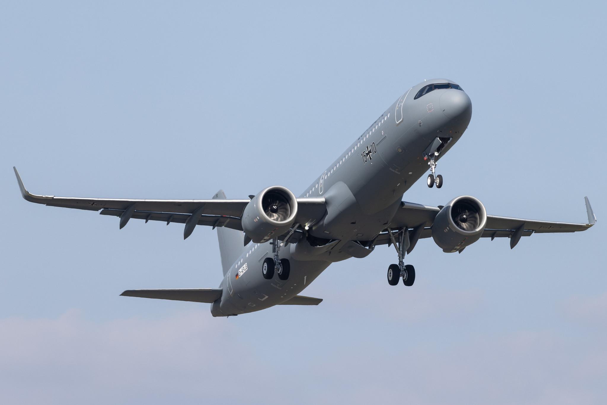 Hamburg Airport: German Air Force (/ GAF) | Operator: Lufthansa Technik |  Airbus A321-251NX A21N | D-APLB | MSN 10613