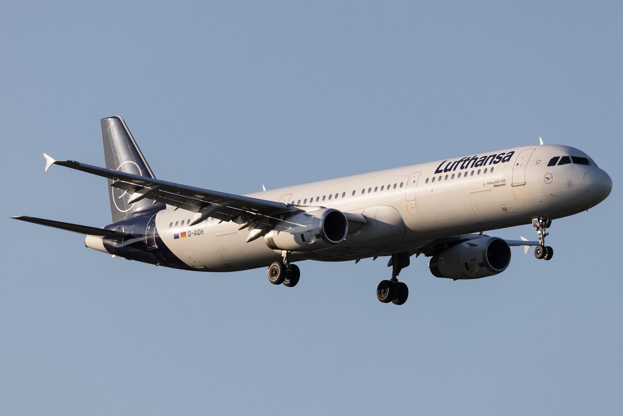 Hamburg Airport: Lufthansa (LH / DLH) | Airbus A321-231 A321 | D-AIDH | MSN 4710