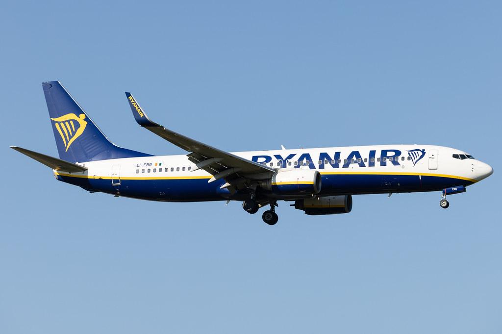 Hamburg Airport: Ryanair (FR / RYR) | Boeing 737-8AS B738 | EI-EBR | MSN 37530