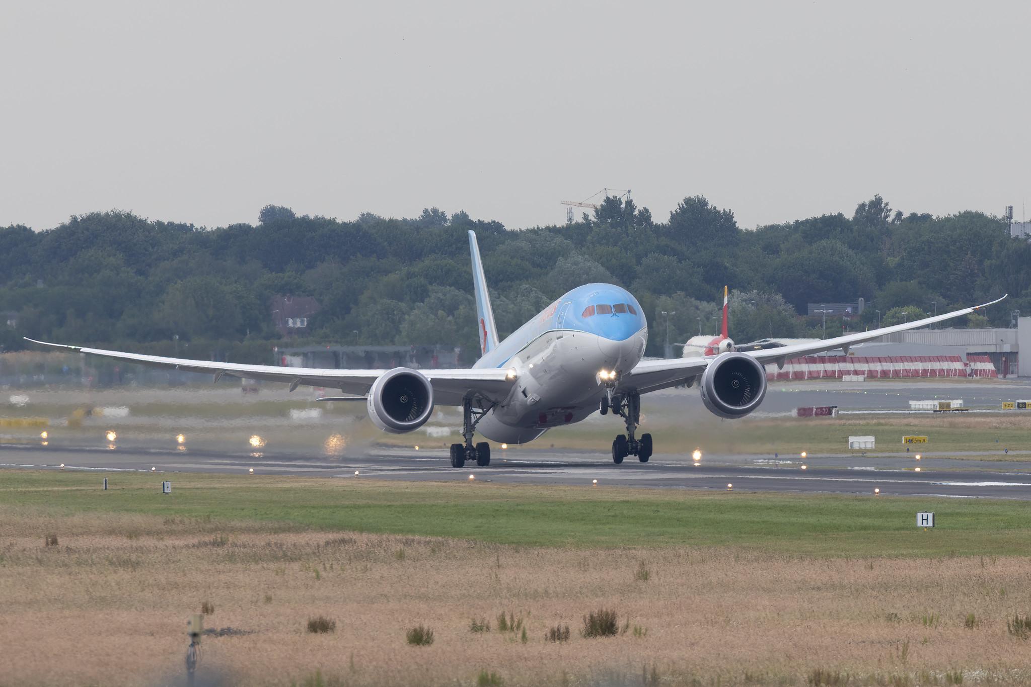 Hamburg Airport: Neos (NO / NOS) | Boeing 787-9 Dreamliner B789 | EI-NUA | MSN 65314