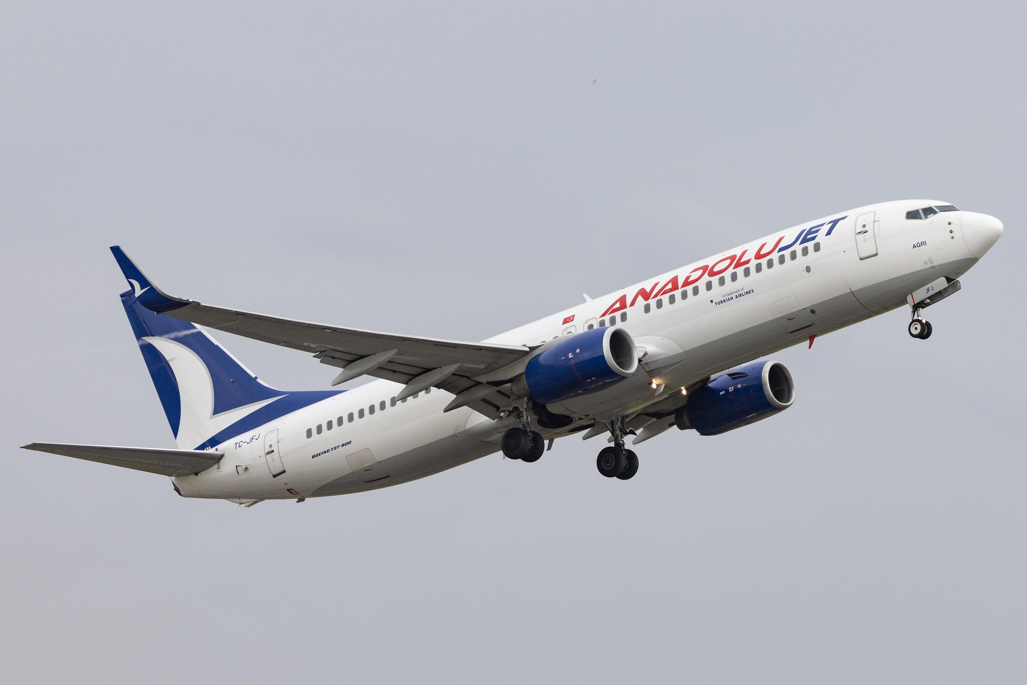 Hamburg Airport: AnadoluJet (TK / THY) | Operator: Turkish Airlines | Boeing 737-8F2 B738 | TC-JFJ | MSN 29772