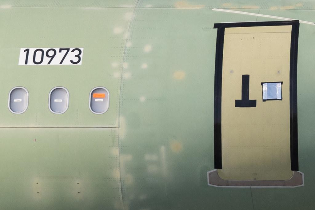 Hamburg Finkenwerder: S7 - Siberia Airlines (S7 / SBI) | Airbus A321-271NX A21N | D- | VQ- | MSN 10973