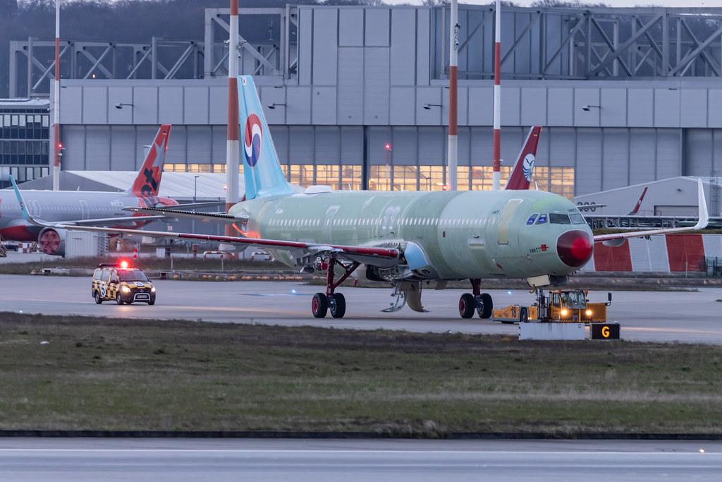 Hamburg Finkenwerder: Korean Air (KE / KAL) |  A321-272NX A21N | D- | MSN 10977