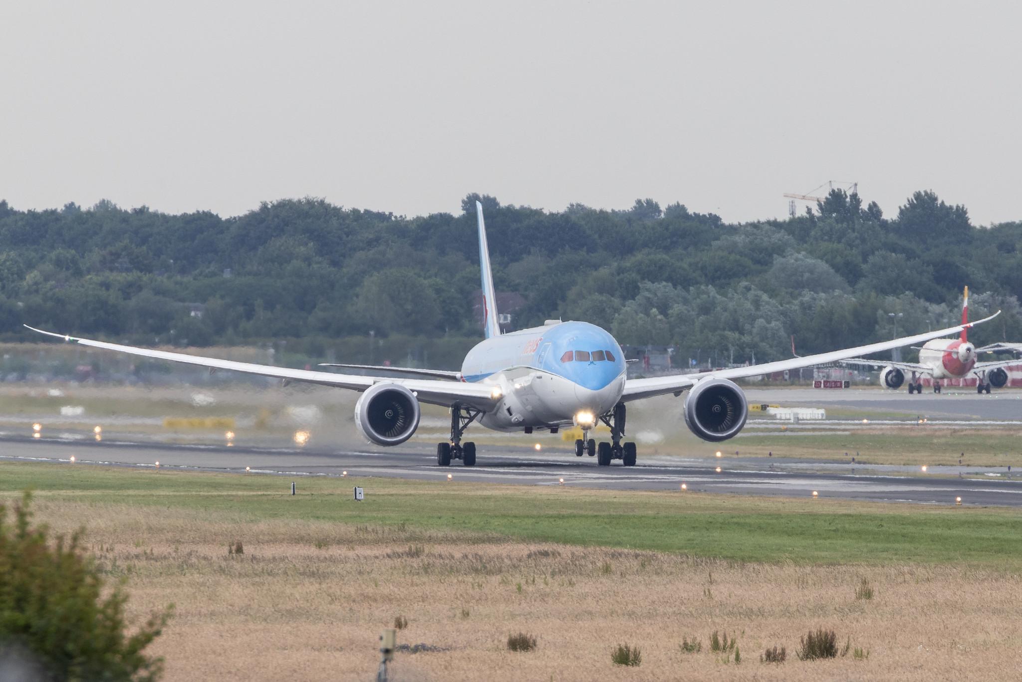 Hamburg Airport: Neos (NO / NOS) | Boeing 787-9 Dreamliner B789 | EI-NUA | MSN 65314