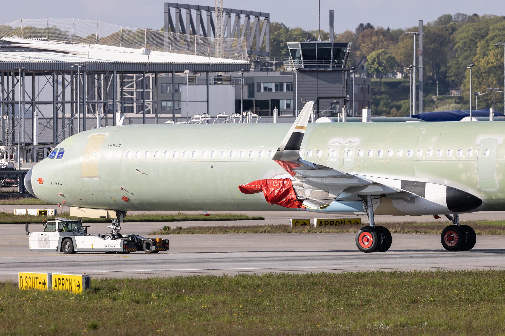 Hamburg Finkenwerder: Starlux Airlines (JX / SJX) | Airbus A321-252NX A21N | D-AXXG | MSN 10912