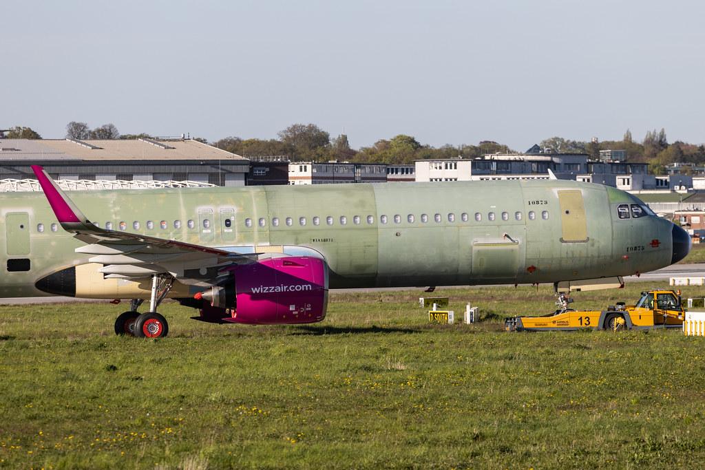 Hamburg Finkenwerder: Wizz Air (W6 / WZZ) | Airbus A321-271NX A21N | D-AZYO | HA-LZP | MSN 10875