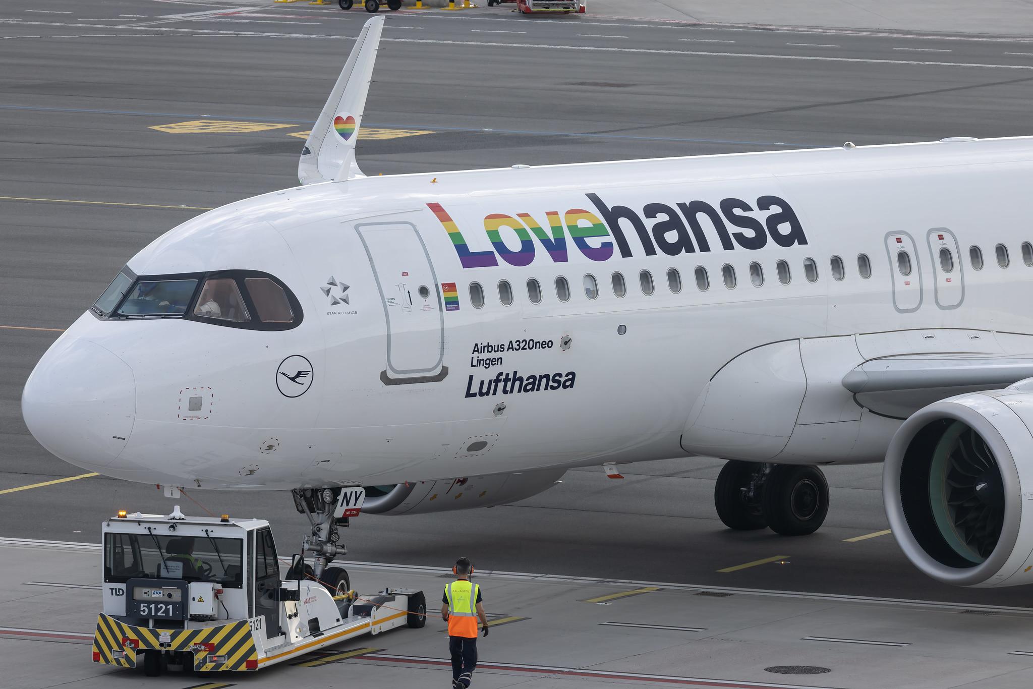 Hamburg Airport: Eurowings (EW / EWG) | Airbus A320-251N A20N | D-AENA | MSN 10758