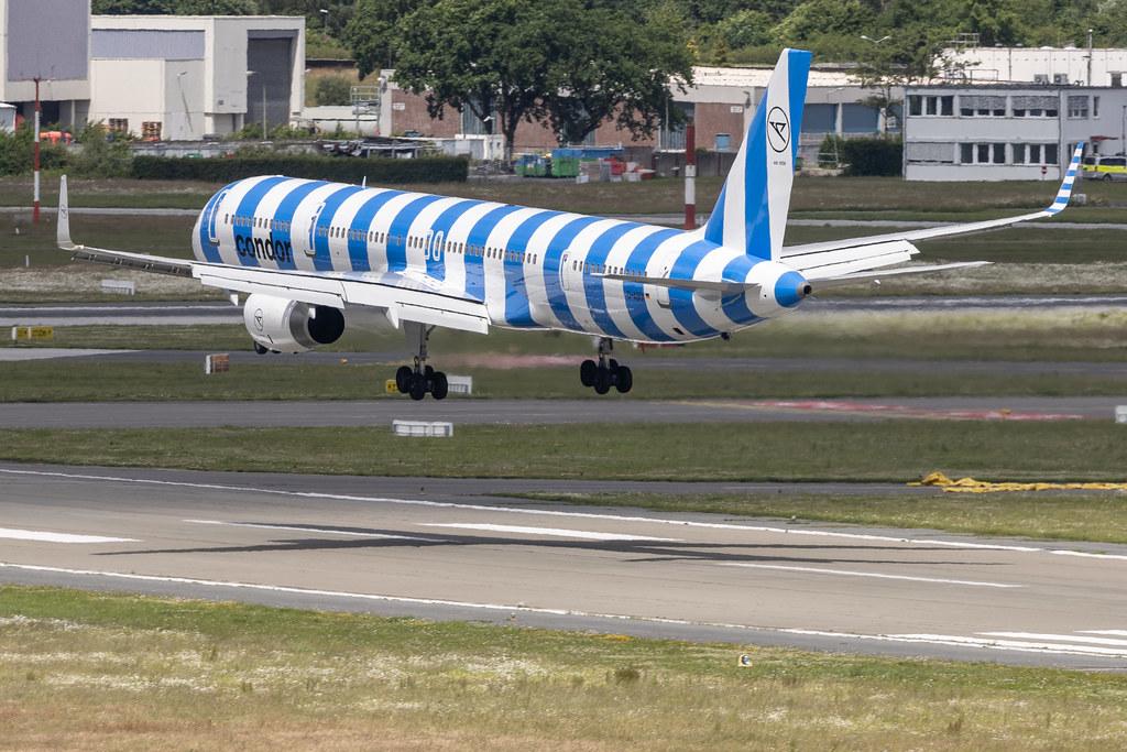 Hamburg Airport: Condor (DE / CFG) | Boeing 757-330 B753 | D-ABOI | MSN 29018