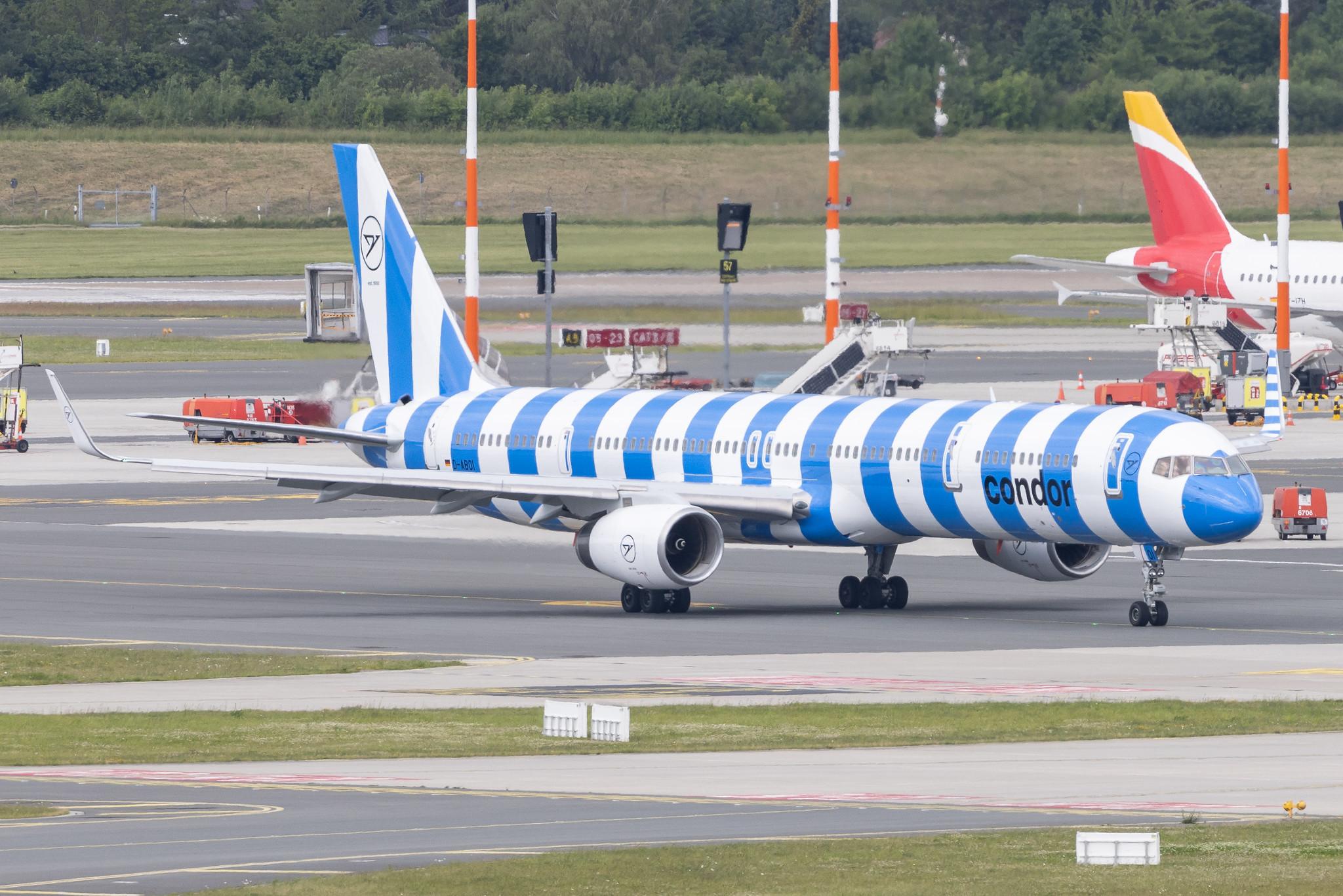 Hamburg Airport: Condor (DE / CFG) | Boeing 757-330 B753 | D-ABOI | MSN 29018
