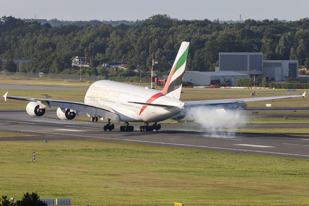 Hamburg Airport: Emirates (EK / UAE) | Airbus A380-861 A388 | A6-EOA | MSN 159