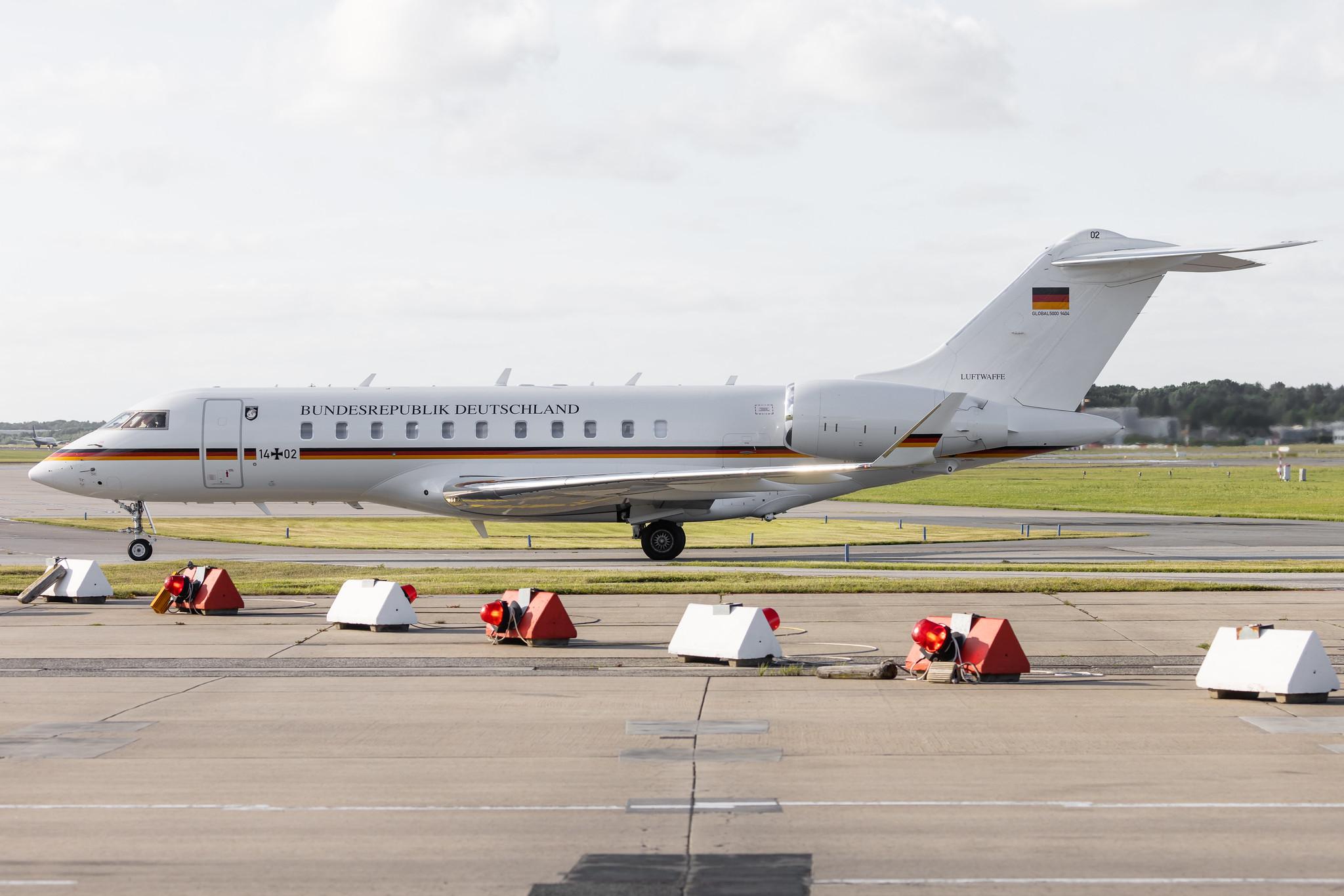 Hamburg Airport: German Air Force ( / GAF) | Bombardier BD-700-1A11 Global 5000 GLEX | 14+02 | MSN 9404