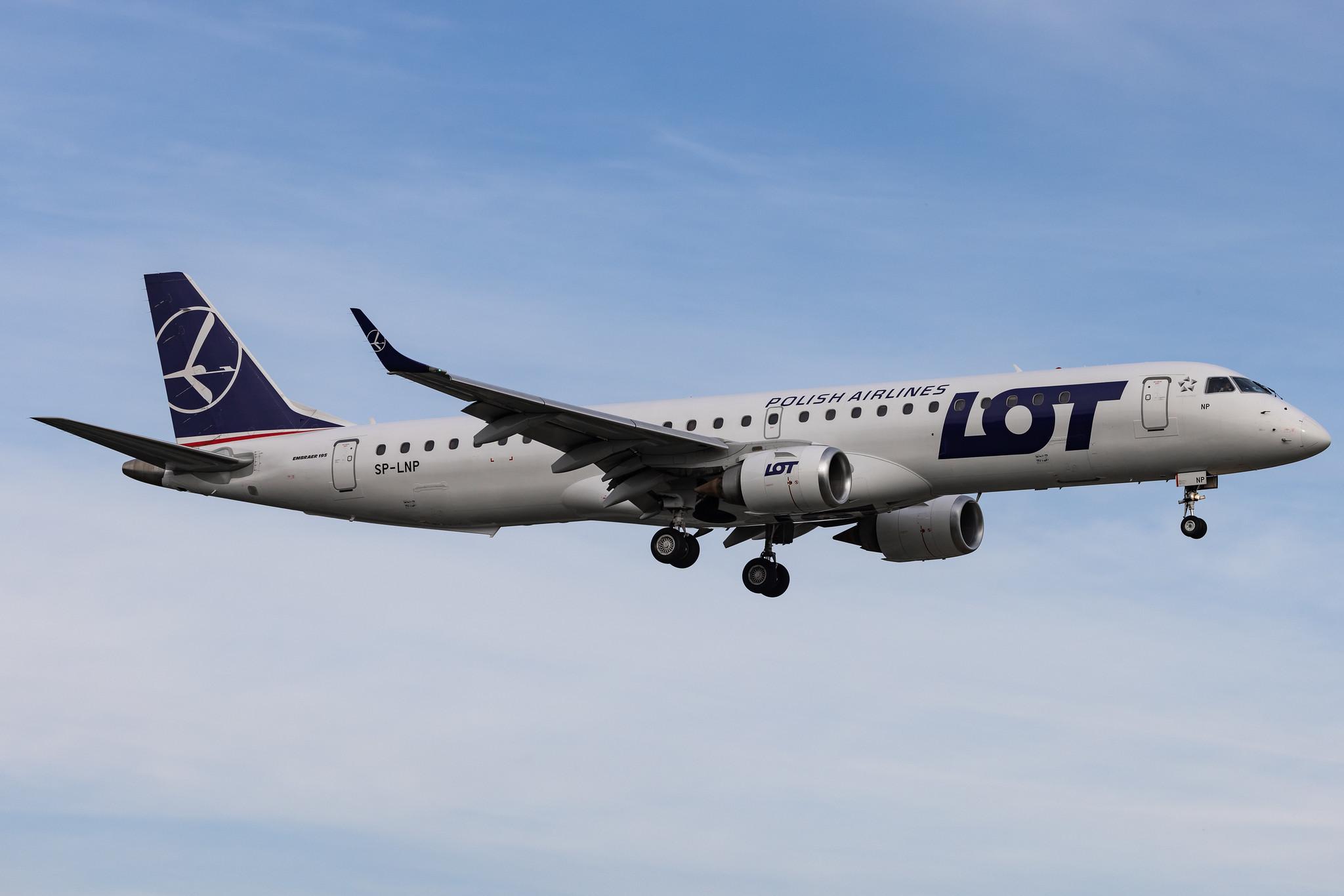 Hamburg Airport: LOT (LO / LOT) |  Embraer E195LR E195 | SP-LNP | MSN 19000093