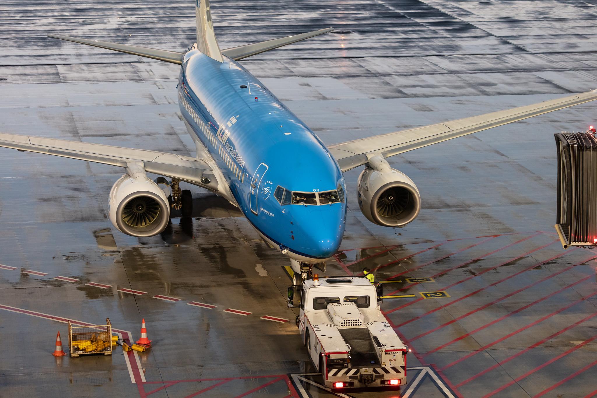 Hamburg Airport: KLM (KL / KLM) |  Boeing 737-8K2 B738 | PH-BCG | MSN 62578