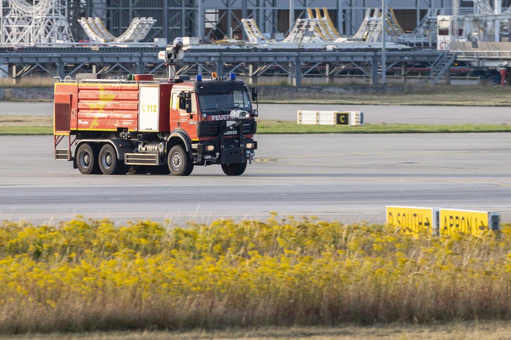 Hamburg Finkenwerder: AIRBUS Werksfeuerwehr