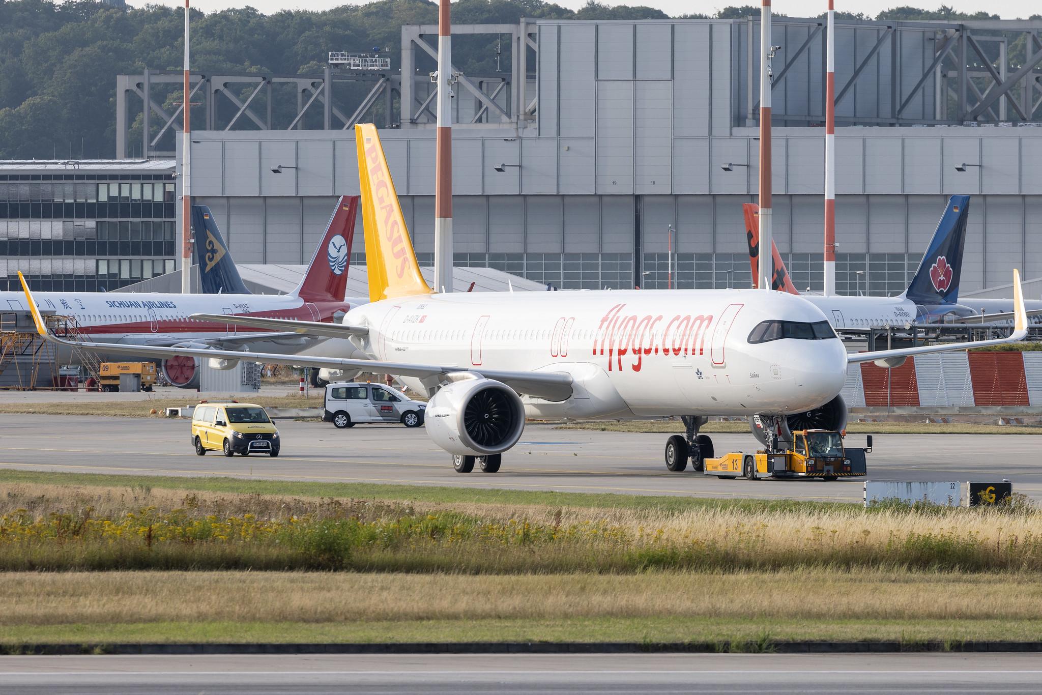 Hamburg Finkenwerder: Pegasus (PC / PGT) | Airbus A321-251NX A21N | D-AVZK | TC-RBP | MSN 10962