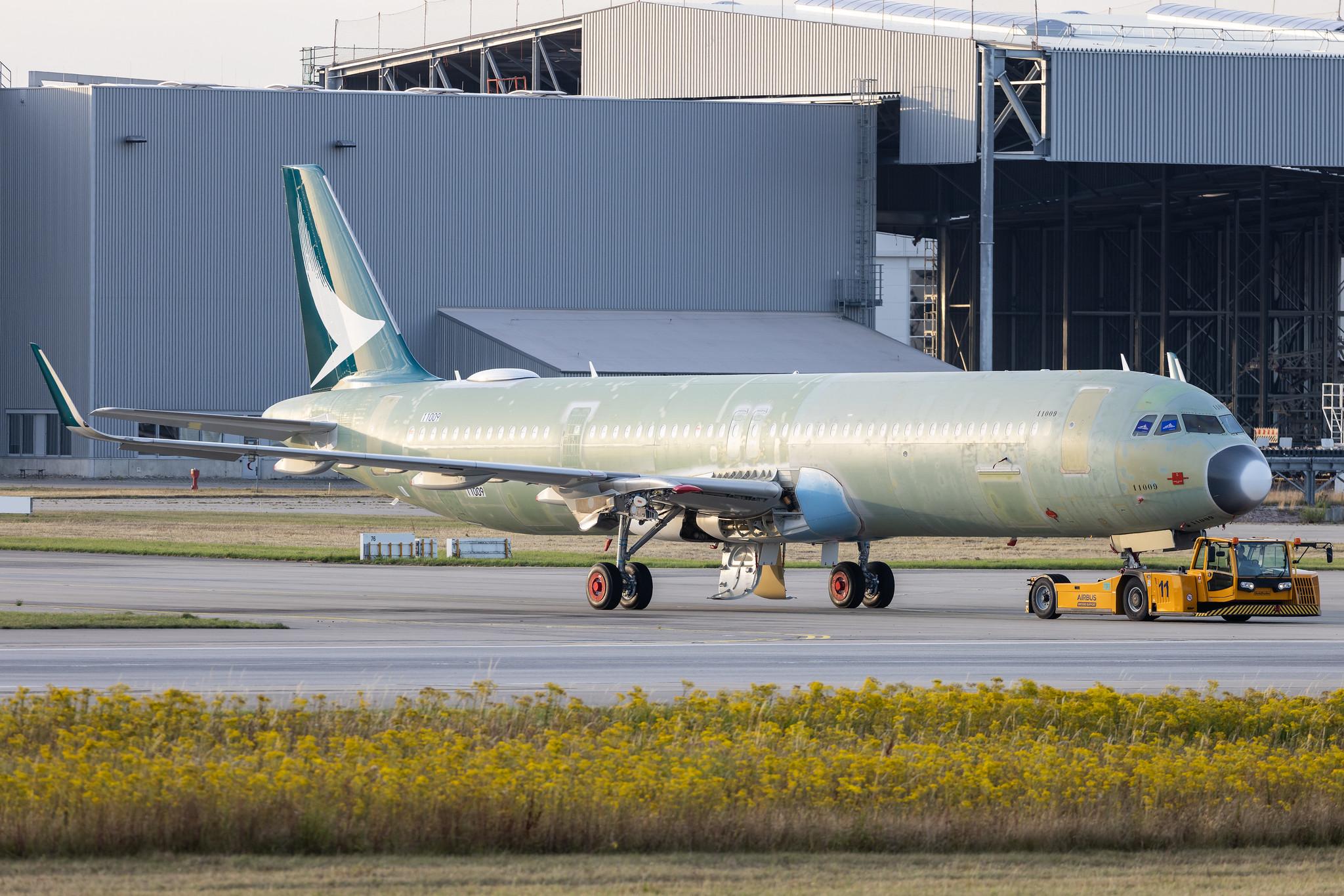 Hamburg Finkenwerder: Cathay Pacific (CX / CPA) | Airbus A321-251NX A21N | D- | MSN 11009