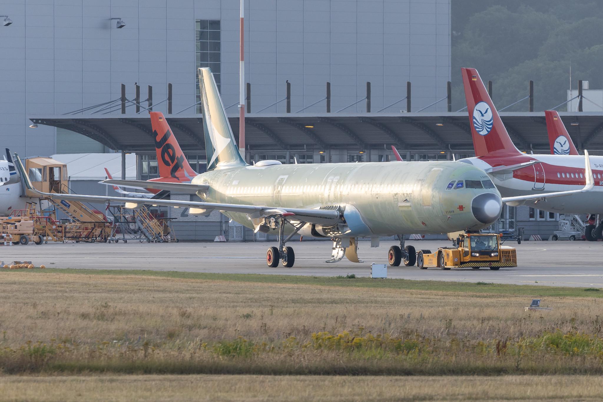 Hamburg Finkenwerder: Cathay Pacific (CX / CPA) | Airbus A321-251NX A21N | D- | MSN 11009