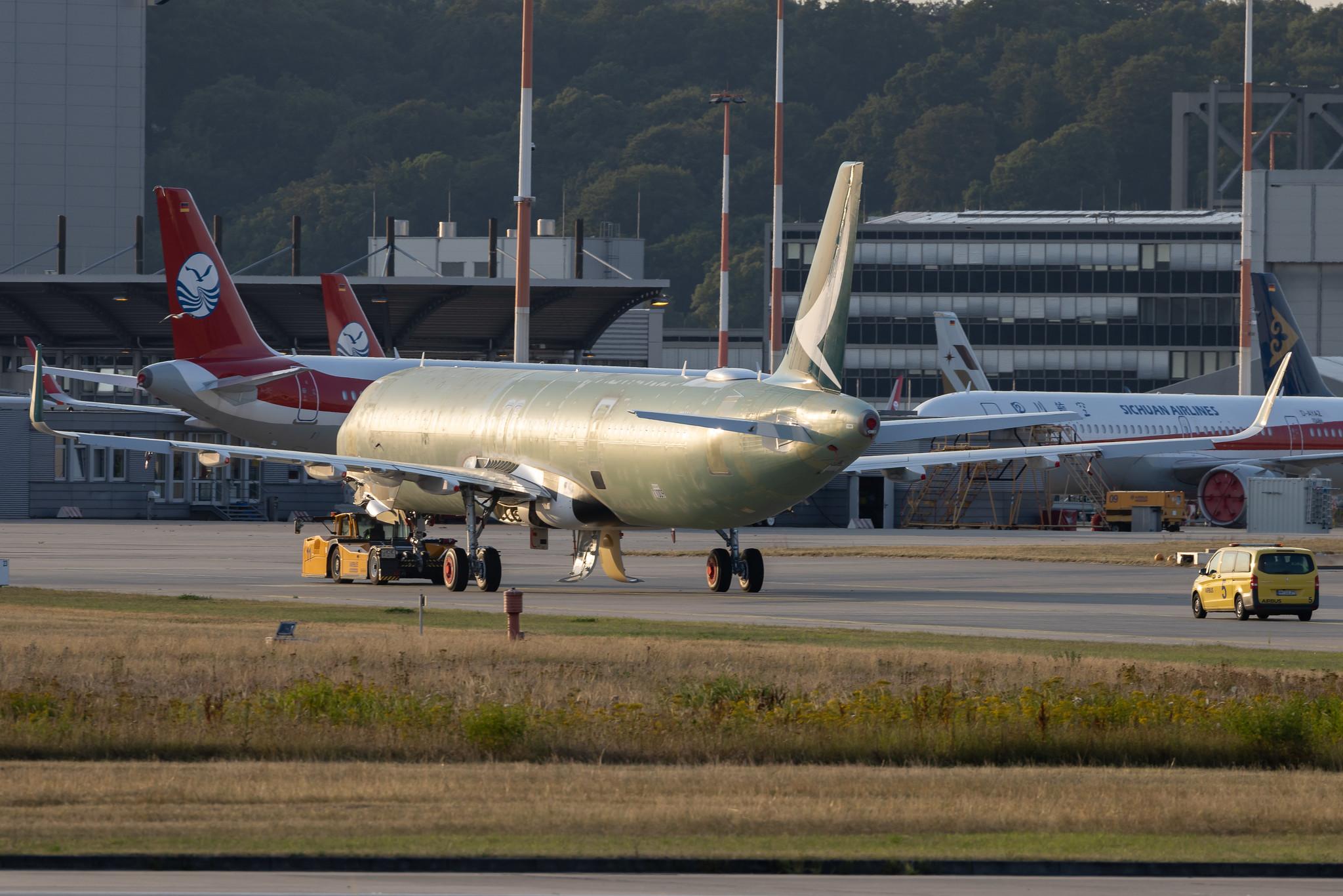 Hamburg Finkenwerder: Cathay Pacific (CX / CPA) | Airbus A321-251NX A21N | D- | MSN 11009