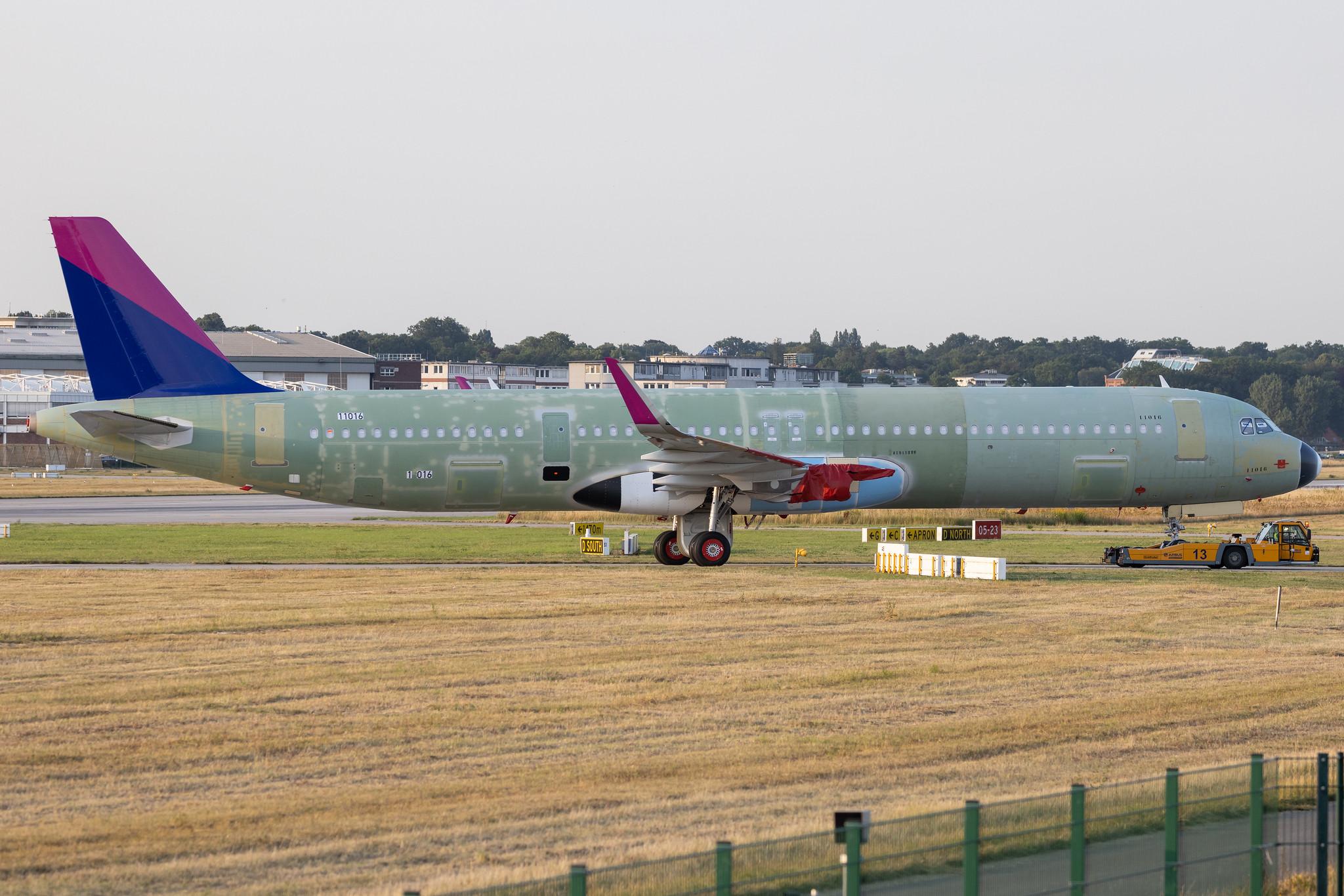 Hamburg Finkenwerder: Wizz Air (W6 / WZZ) | Airbus A321-271NX A21N | D- | HA- | MSN 11016
