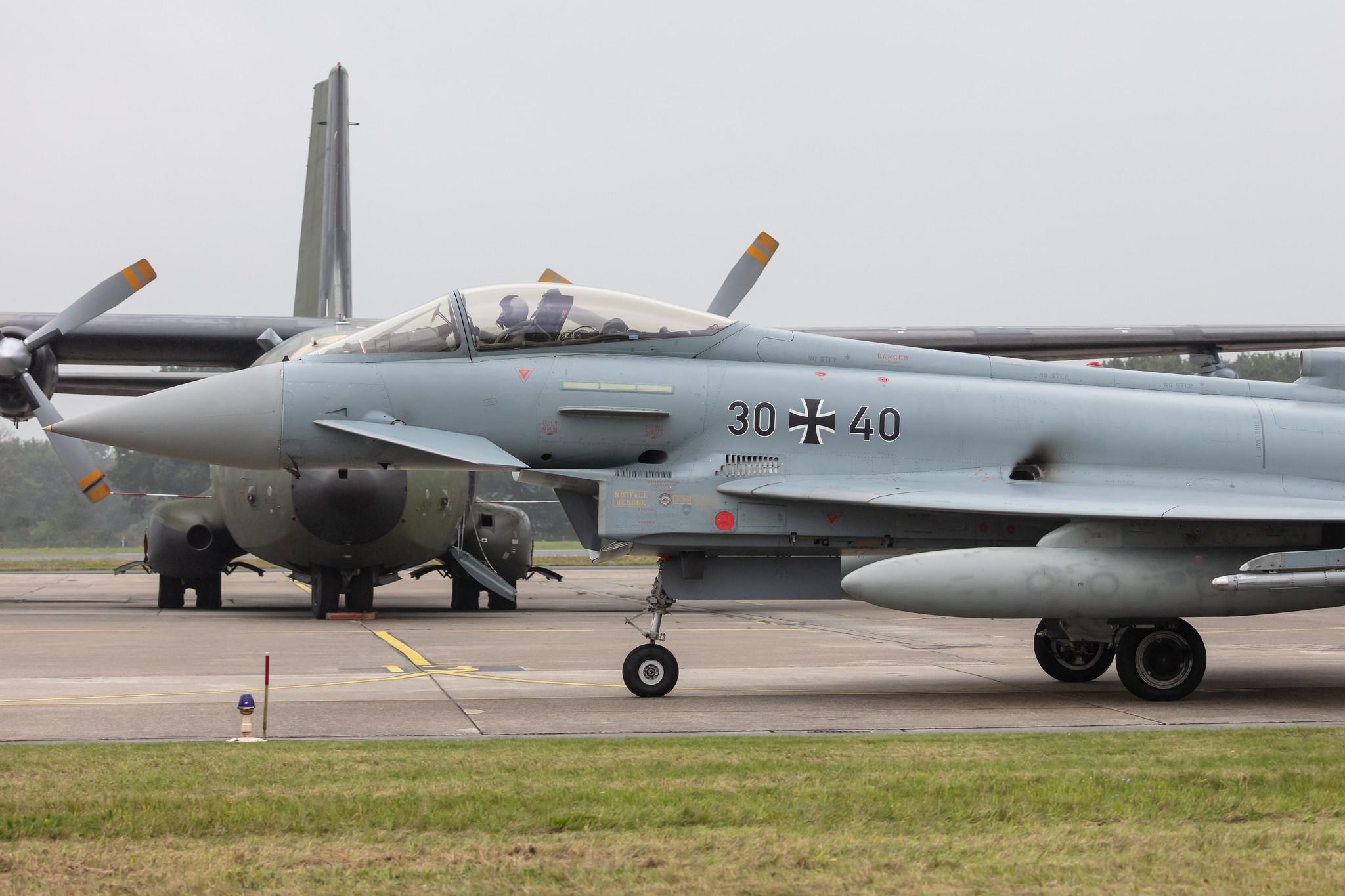 Fliegerhorst Hohn: German Air Force (/ GAF) | Eurofighter Typhoon EF2000 EUFI | 30+40 | MSN GS0026