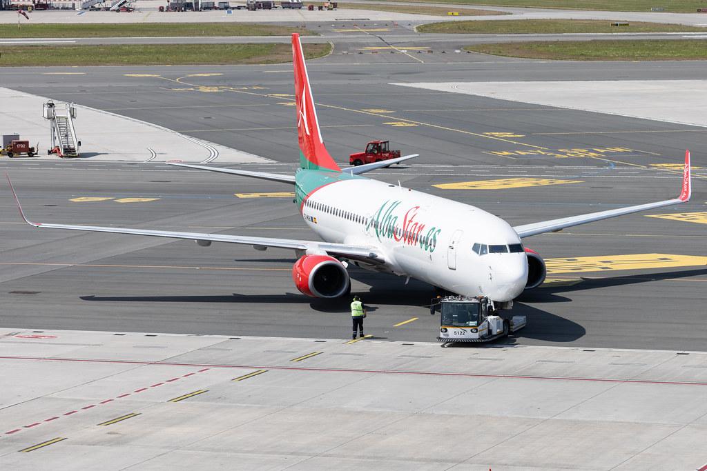 Hamburg Airport: AlbaStar (AP / LAV) | Boeing 737-86J B738 | EC-MUB | MSN 32920
