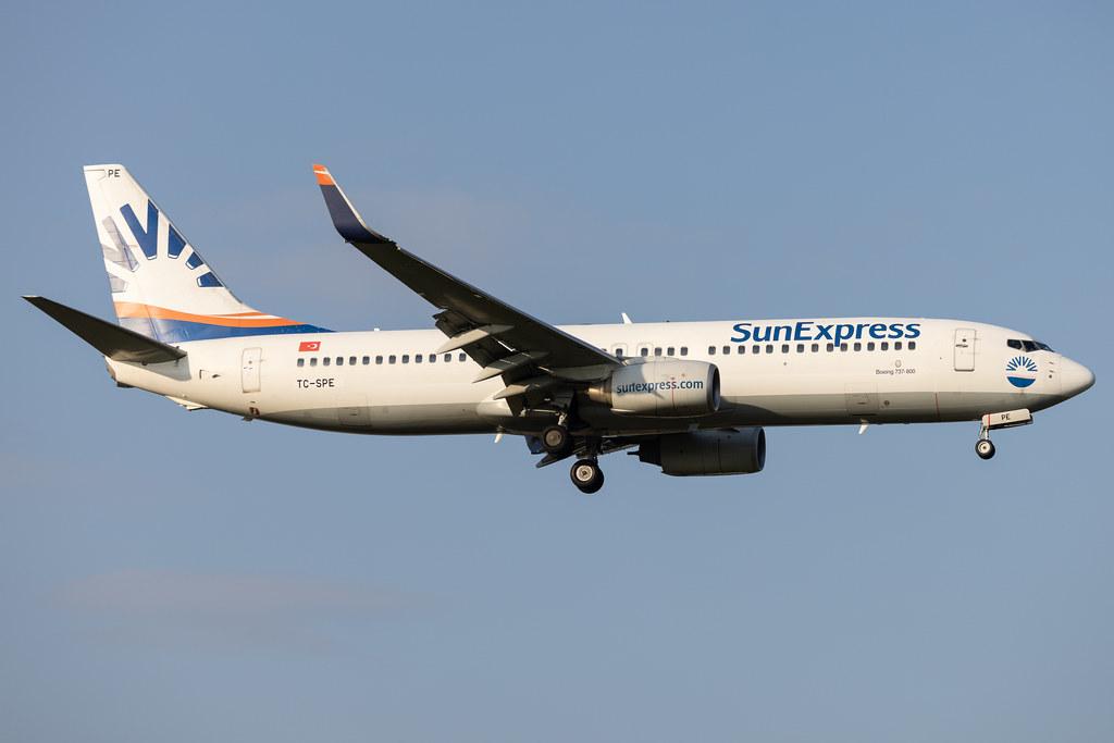 Hamburg Airport: SunExpress (XQ / SXS) | Boeing 737-8HC B738 | TC-SPE | MSN 36530