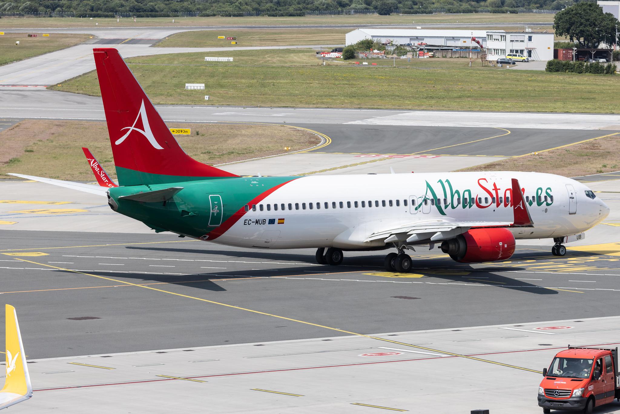 Hamburg Airport: AlbaStar (AP / LAV) | Boeing 737-86J B738 | EC-MUB | MSN 32920