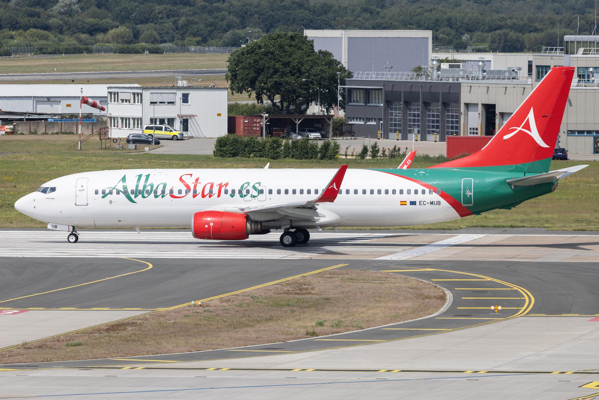 Hamburg Airport: AlbaStar (AP / LAV) | Boeing 737-86J B738 | EC-MUB | MSN 32920