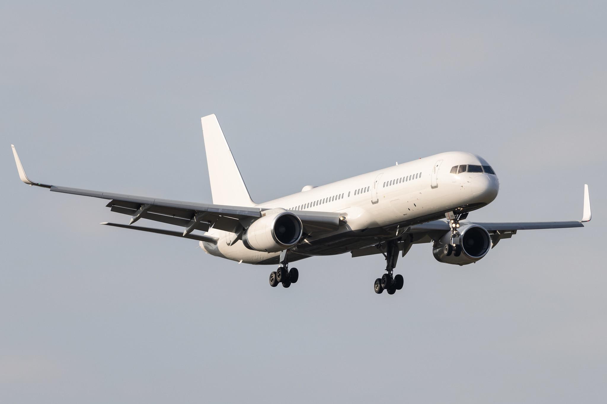 Hamburg Airport: Icelandair (FI / ICE) |  Boeing 757-23N B752 | TF-FIC | MSN 30735