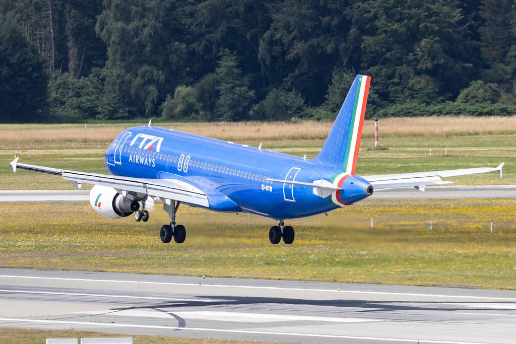 Hamburg Airport: ITA Airways (AZ / ITY) | Operator: Italia Trasporto Aereo | Airbus A320-216 A320 | EI-DTB | MSN 03815